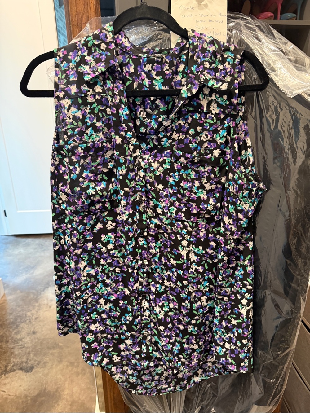Express Portofino Sleeveless Floral Button-Front Top